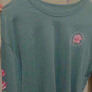 full sleeve crop top, with beautiful flower details on the sleeves. Unused